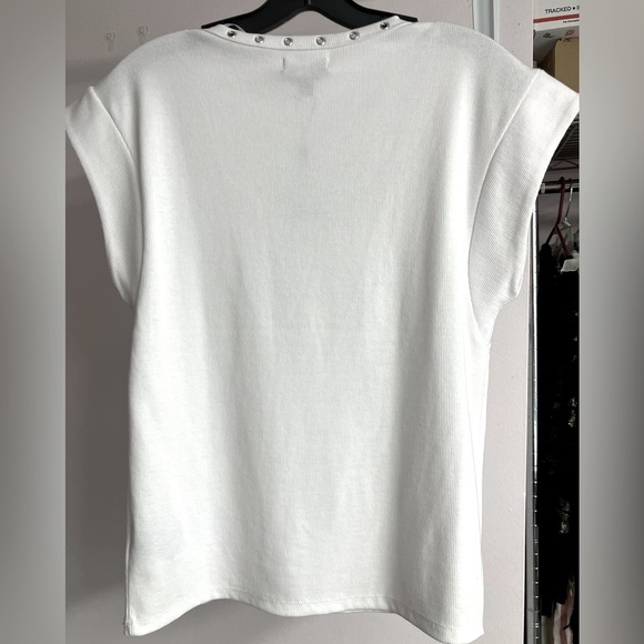 Frye Women’s Capped Sleeve Top, Size M, White, Grommet Accents, Round Neck, NWT - Picture 2 of 2